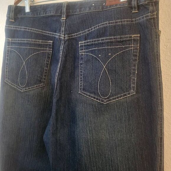 NWOT Calvin Klein Jeans Flare Leg Dark Denim: 16: Stretchy, Comfy Classic - Picture 5 of 5